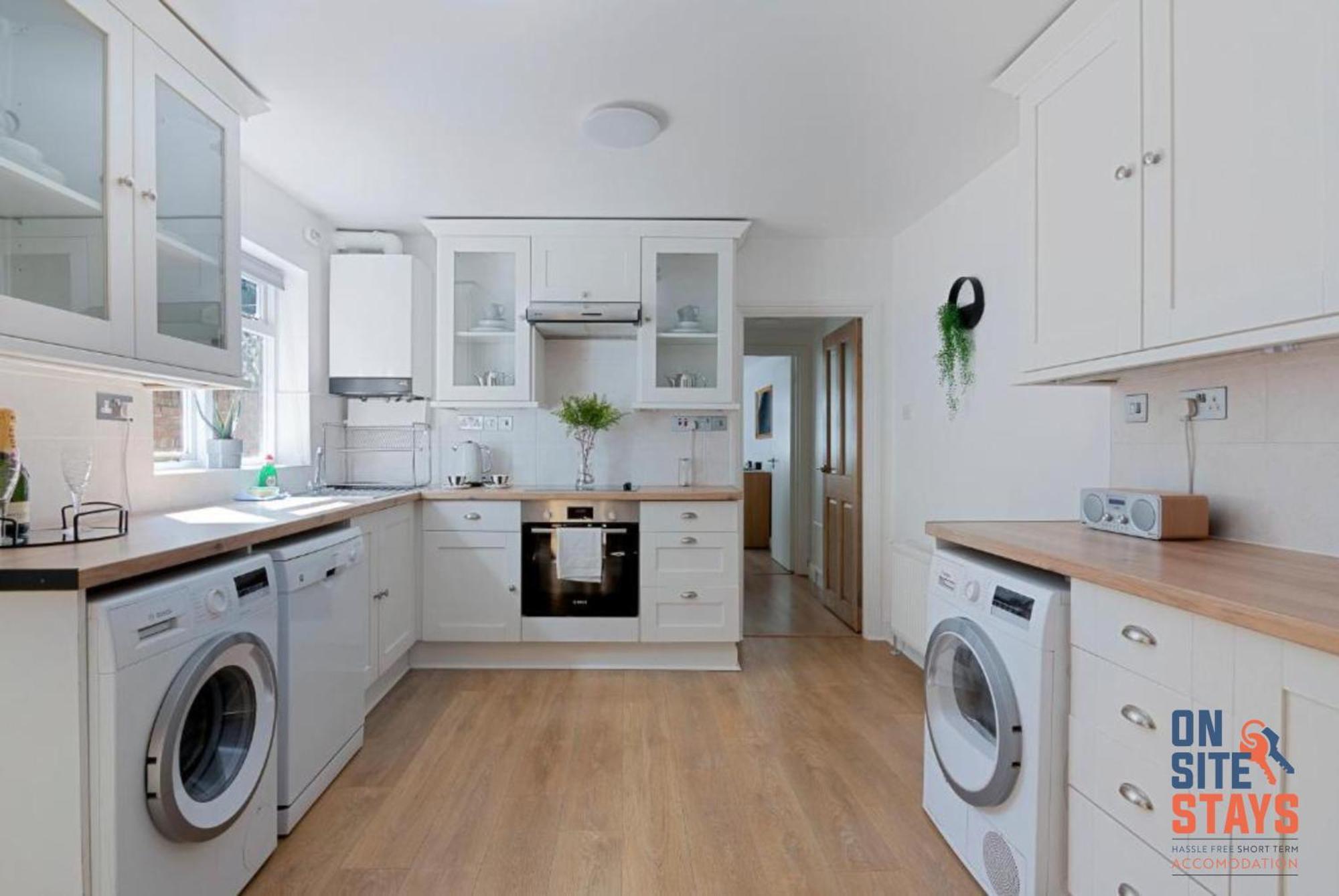 Onsitestays - Tranquil 2 Bedroom Apartment With Large Kitchen, Private Garden Near Wimbledon Station London Exteriör bild