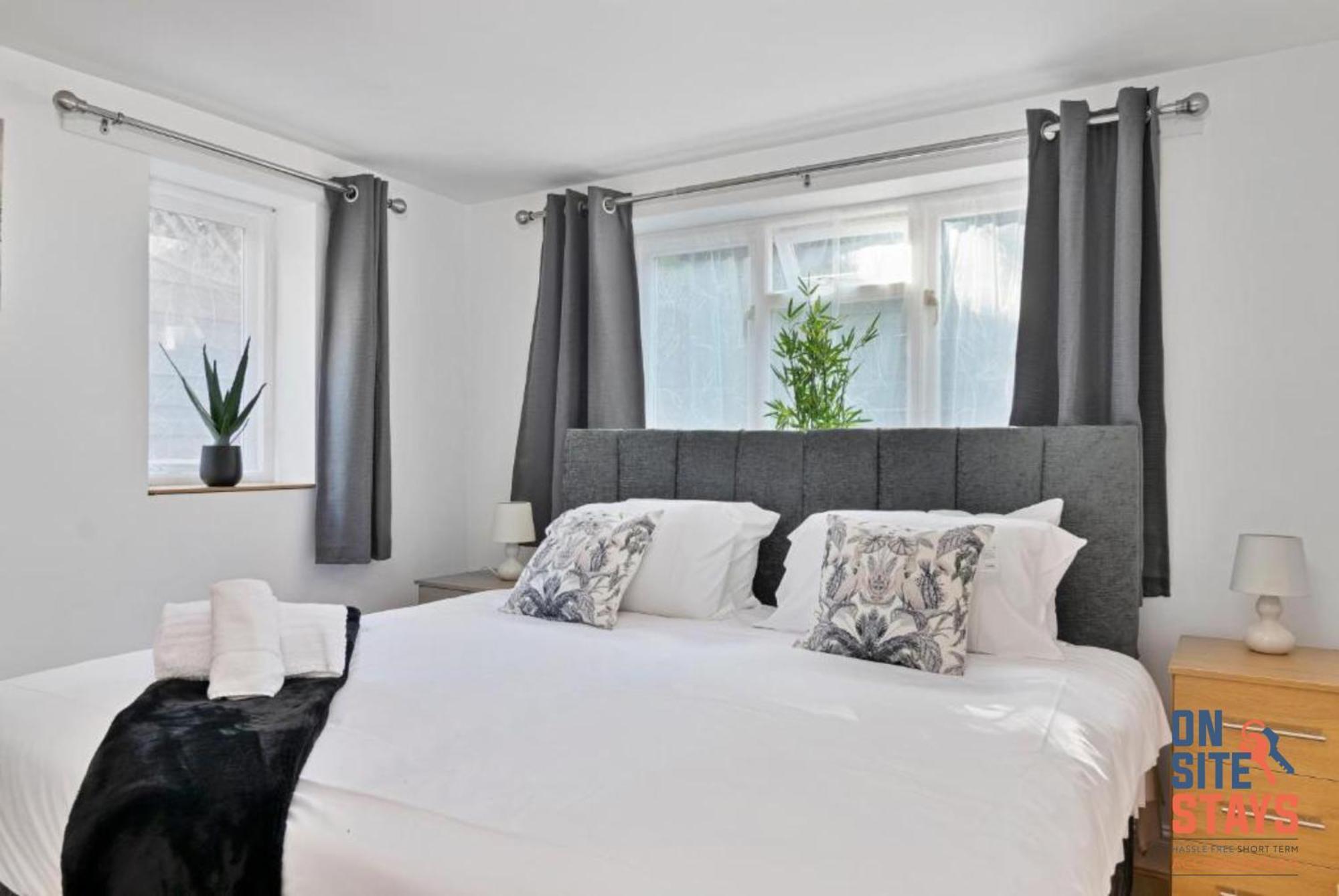 Onsitestays - Tranquil 2 Bedroom Apartment With Large Kitchen, Private Garden Near Wimbledon Station London Exteriör bild