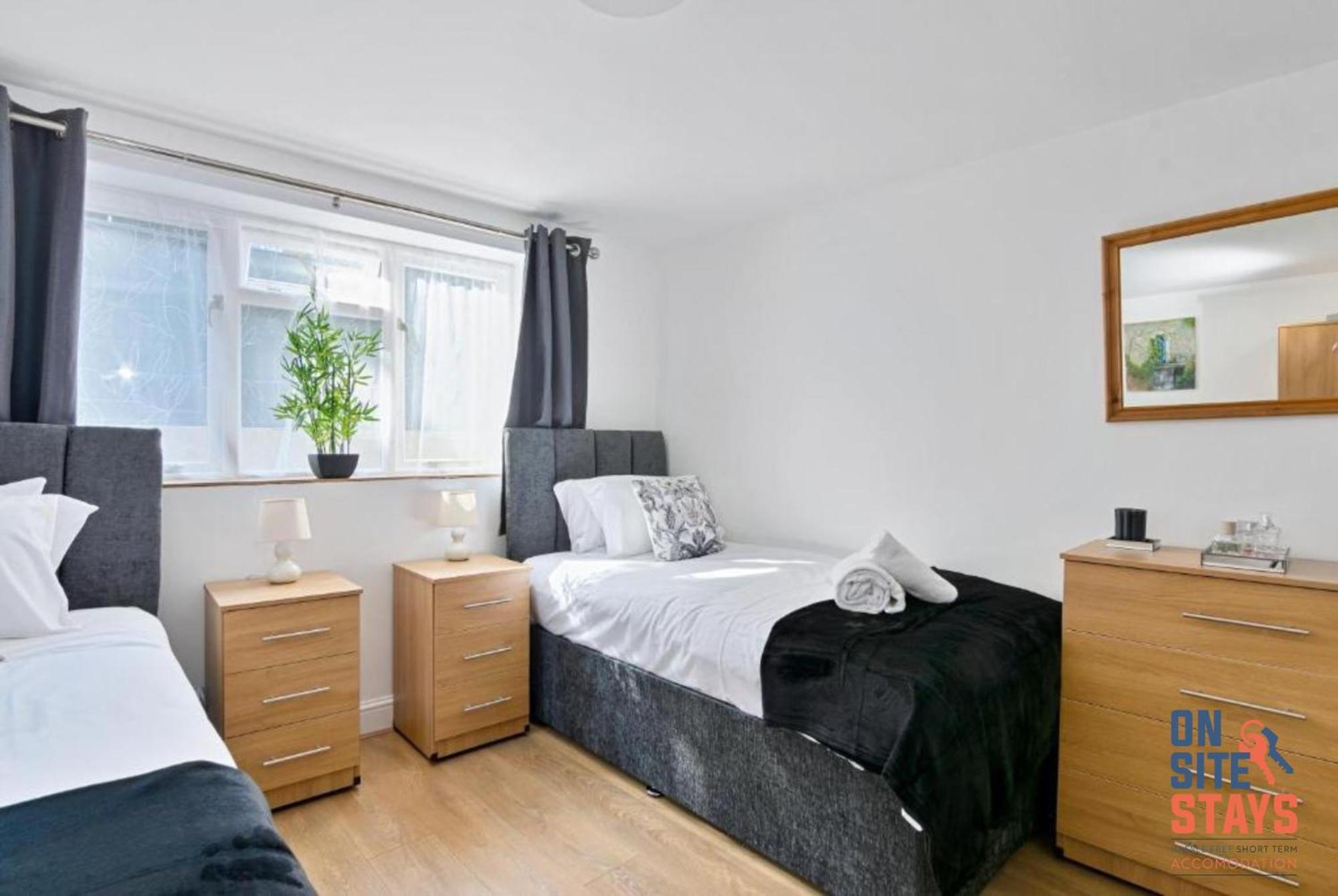 Onsitestays - Tranquil 2 Bedroom Apartment With Large Kitchen, Private Garden Near Wimbledon Station London Exteriör bild
