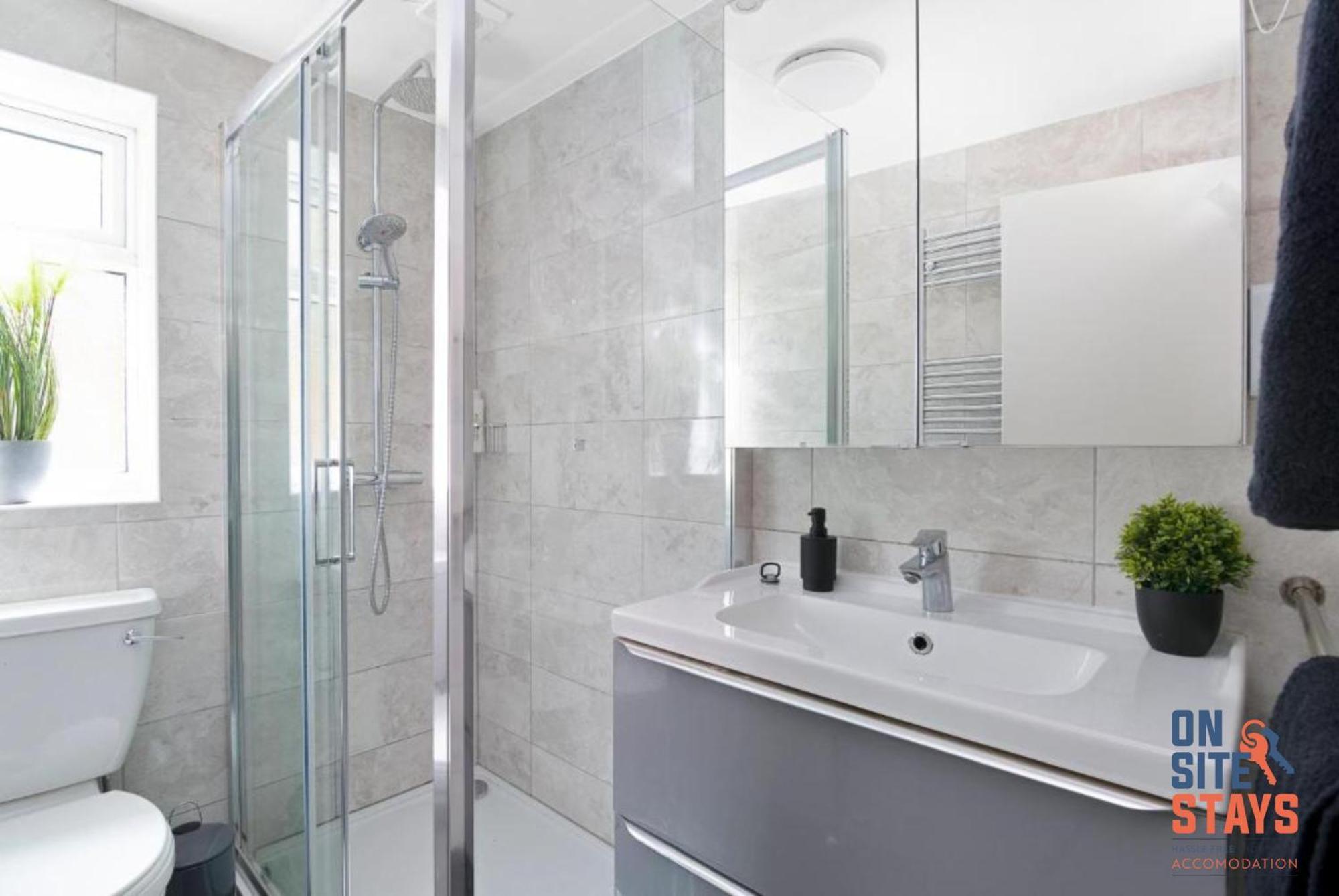 Onsitestays - Tranquil 2 Bedroom Apartment With Large Kitchen, Private Garden Near Wimbledon Station London Exteriör bild