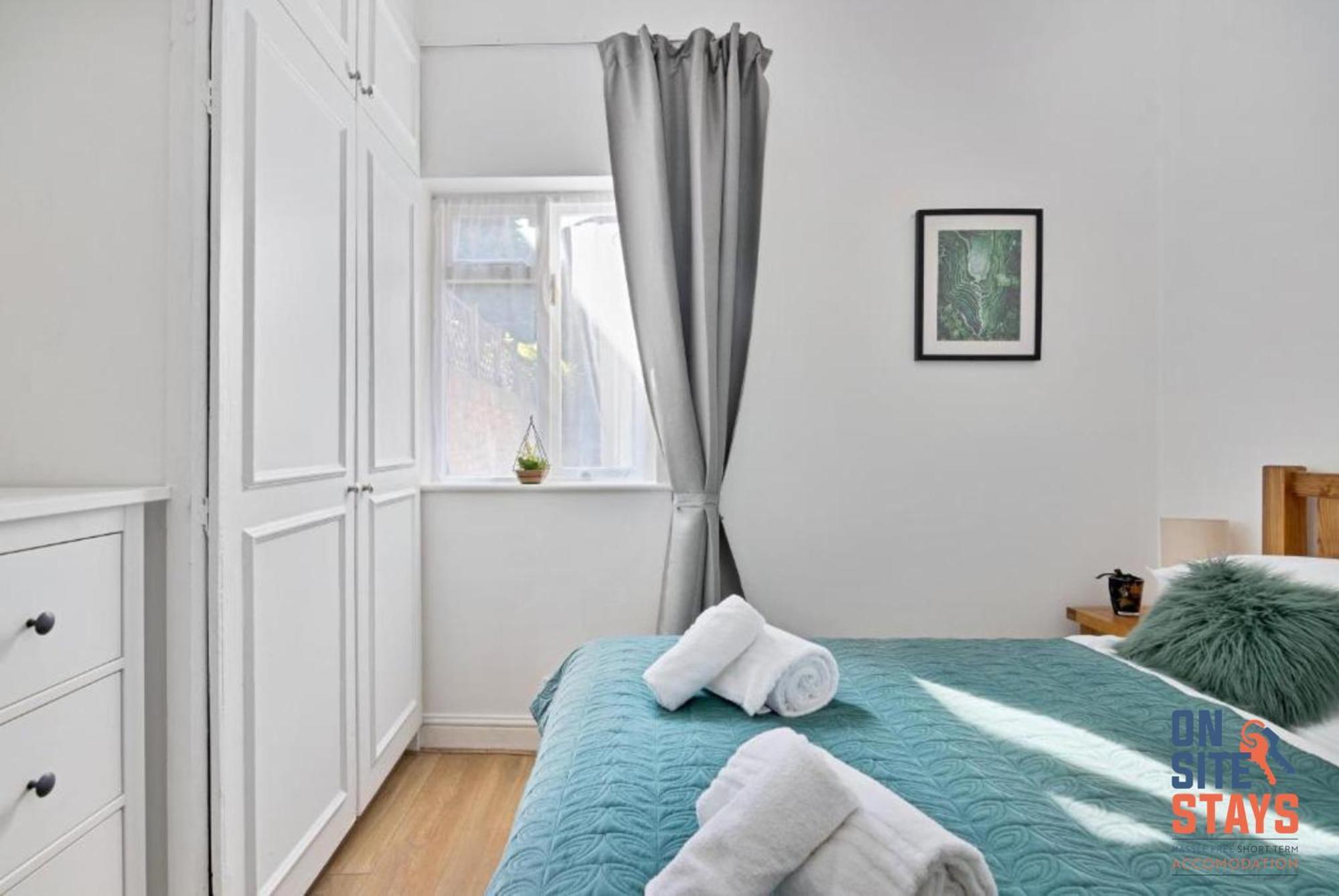 Onsitestays - Tranquil 2 Bedroom Apartment With Large Kitchen, Private Garden Near Wimbledon Station London Exteriör bild